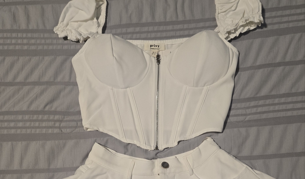 White Layered Set - Picture 2 of 4